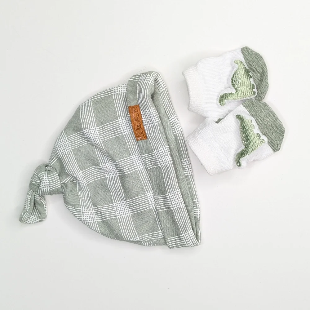 Lila &‎ Jack Sage Green Plaid Baby Hat & Sock Set